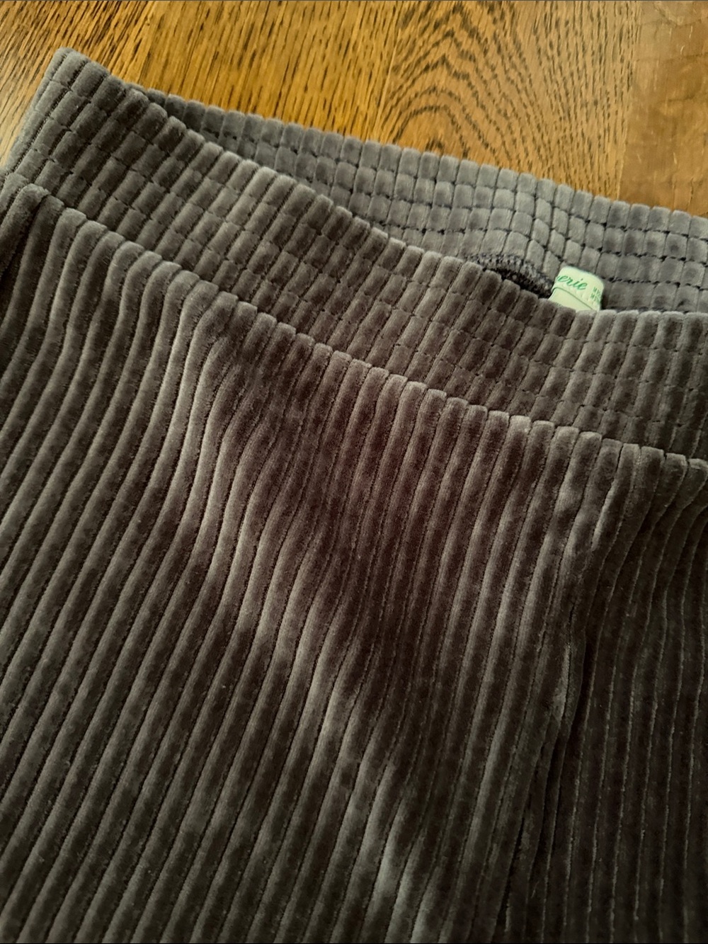 Aerie grey cord flare leggings medium - Picture 2 of 12
